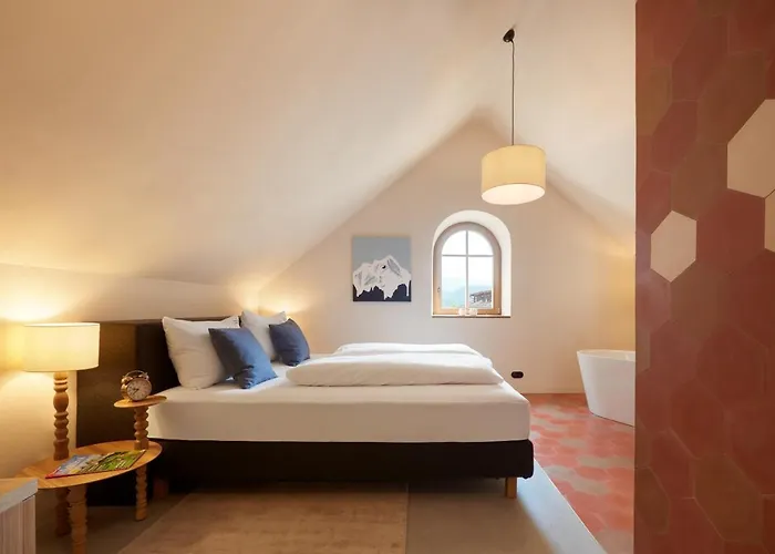 Goldengel Design - Suiten Im Historischen Ortskern Von Kaltern