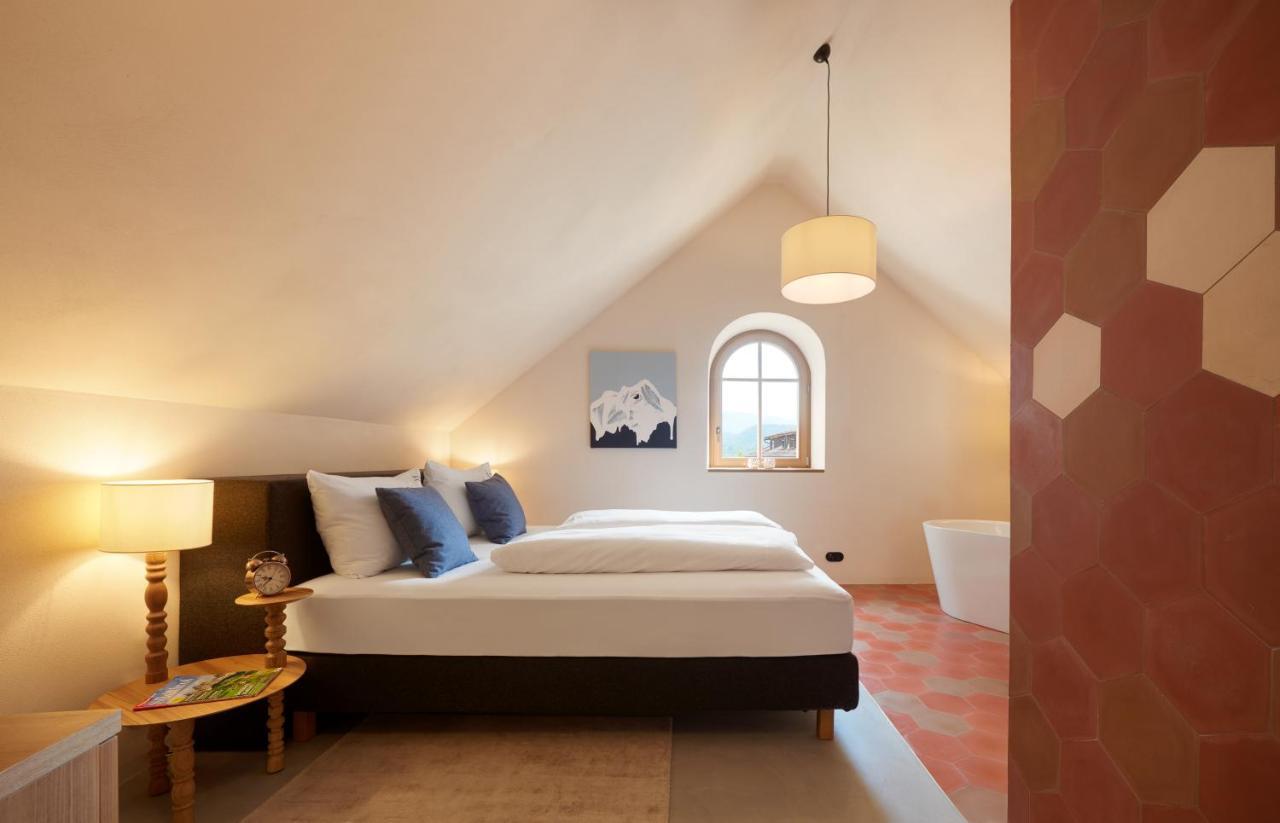 Goldengel Design - Im Historischen Ortskern Von * Caldaro
